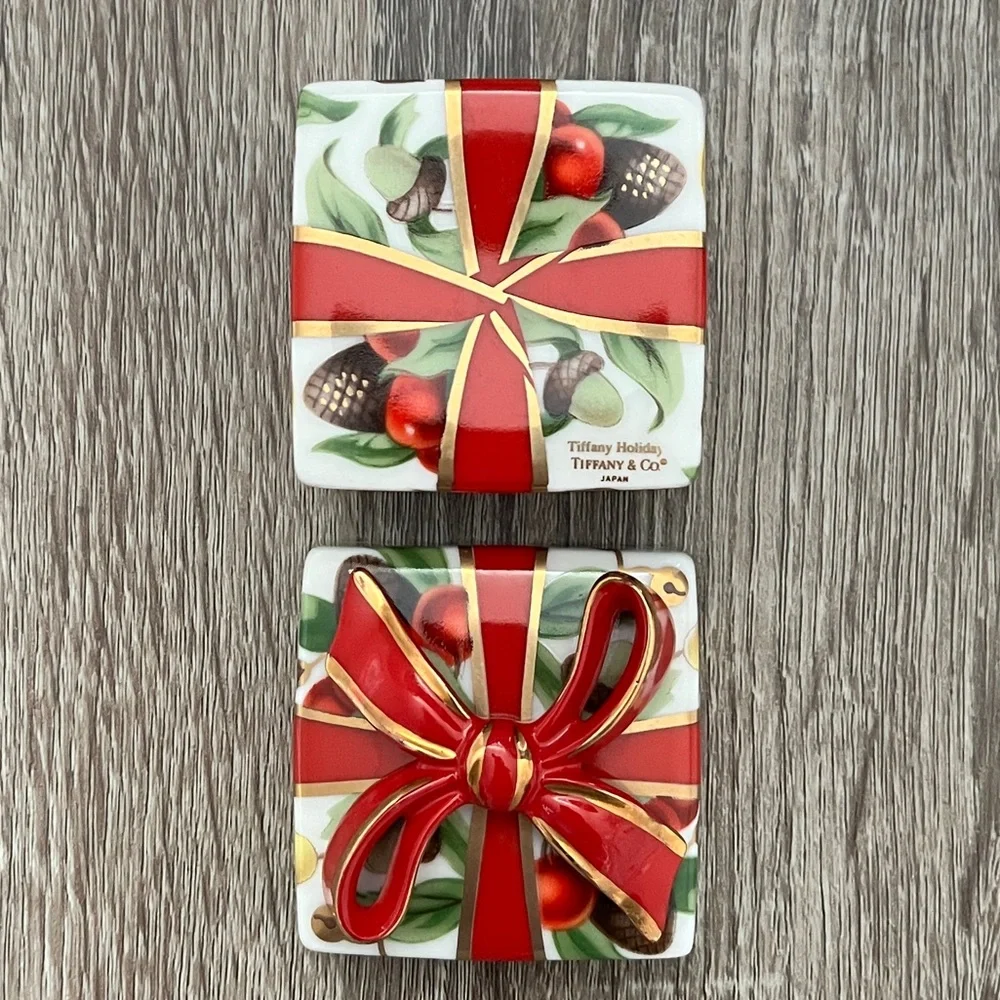 Holiday‎ trinket box